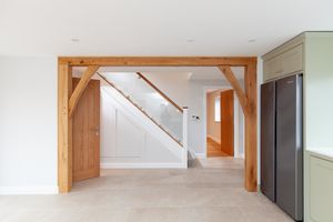 Kitchen (2)- click for photo gallery